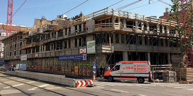 Arbeiter erschrickt auf Baustelle zu Tode