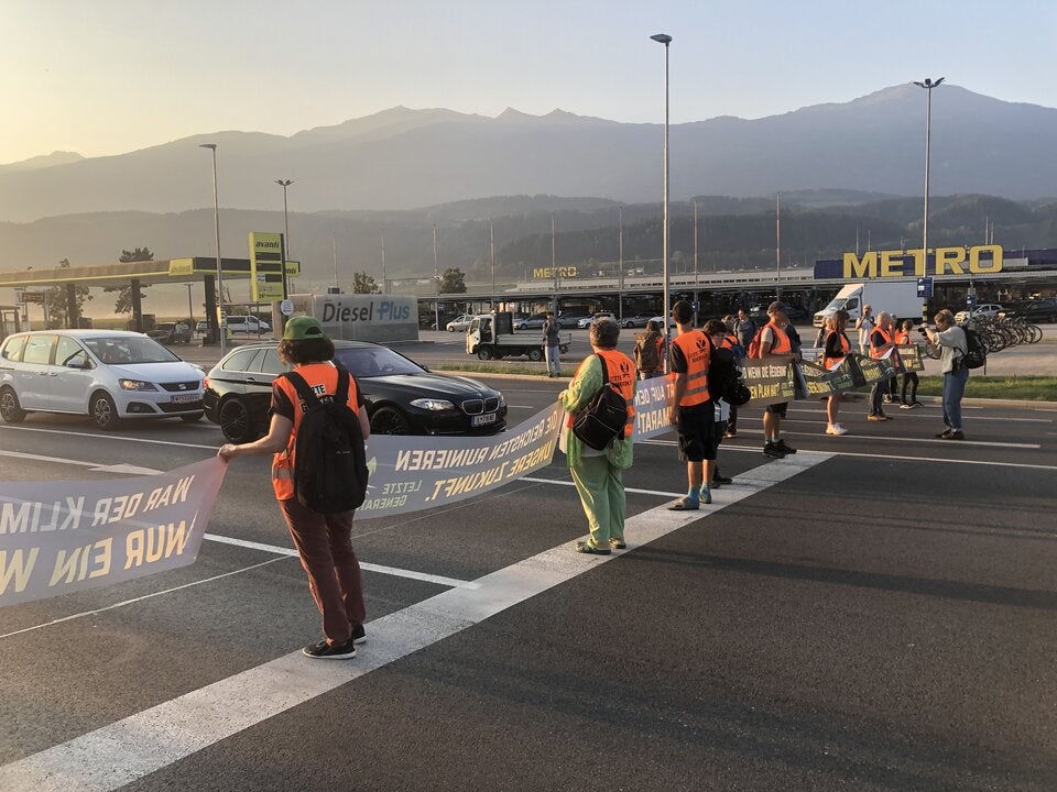 Klima-Kleber stören Schulbeginn in drei Bundesländern