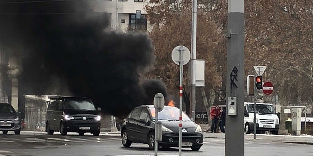 Auto explodiert mitten in Wien