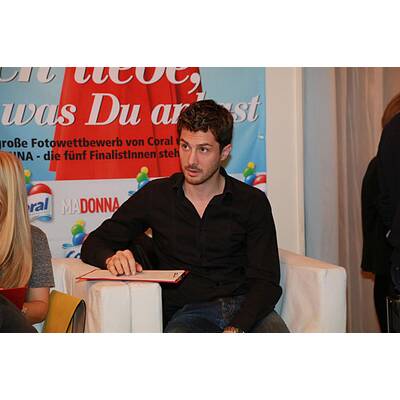 Coral Live Catwalk Challenge