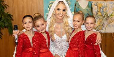 Beatrice Turin und die "Colourful Dancers"