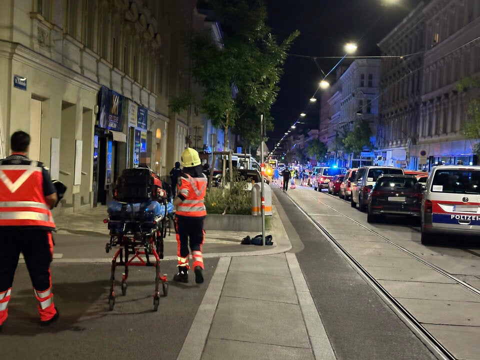 Schüsse und Explosion: Mann tot