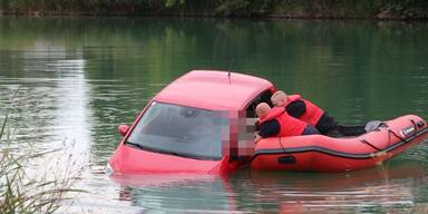Auto stürzte in Badesee bei Nitzing