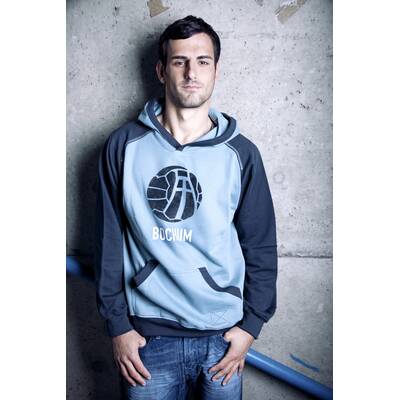 Sarah Knappik präsentiert BOCHUM-Kollektion