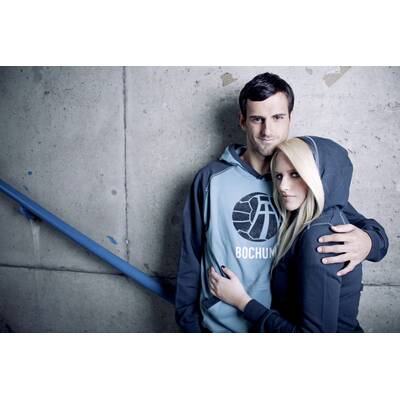 Sarah Knappik präsentiert BOCHUM-Kollektion