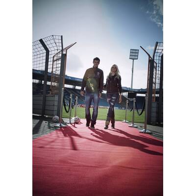 Sarah Knappik präsentiert BOCHUM-Kollektion