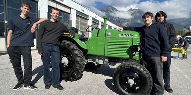 Licht ins Dunkel:&Ouml;BB-Lehrlinge restaurierten Steyr-Traktor