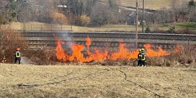 Feuerwehr als Brandstifter entlang der S&uuml;dbahn