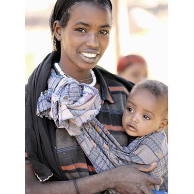 Uschi Fellner mit Almaz Böhm in Äthiopien