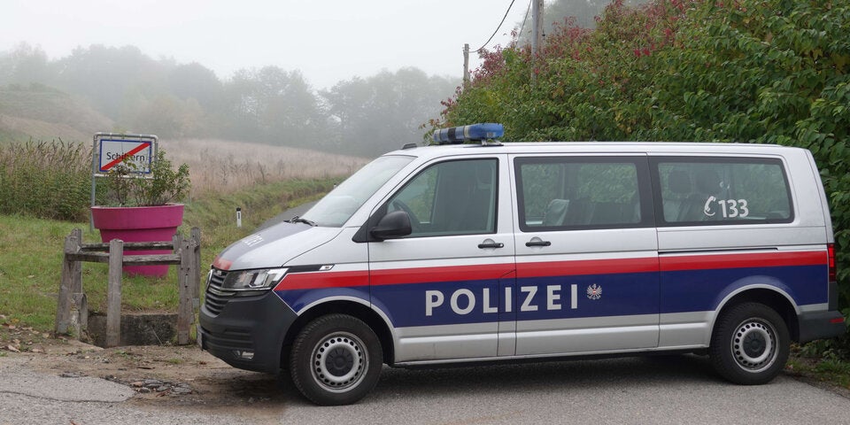 Frauenleiche entdeckt: Fahndung nach Verdächtigem