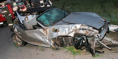 Alko-Teenie  schrottet Porsche