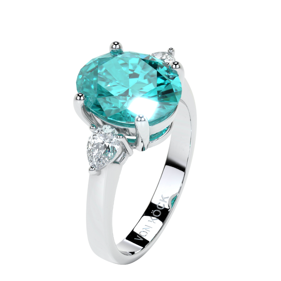 Amra Deisenhammer trägt unter anderem diesen traumhaften Ring aus dem Hause Von Köck.