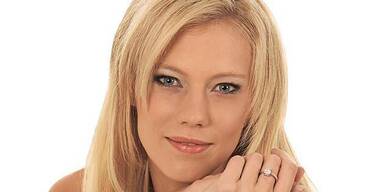 Diese Frau verkauft sich als Helene Fischer!