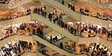 Immer mehr Kaufs&uuml;chtige in unseren Shoppingcentern