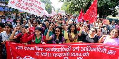 Eine Million Bankmitarbeiter streiken