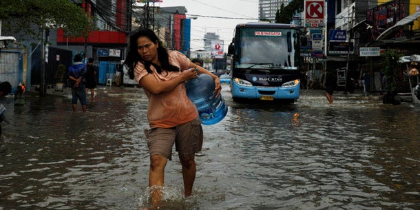 Tote in Bolivien und Indonesien