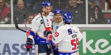 Innsbrucker Überflieger schießen KAC ab
