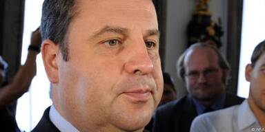 Intensive Zusammenarbeit mit Botschaften vor Ort