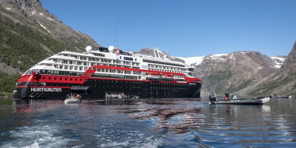 Hurtigruten Schiff