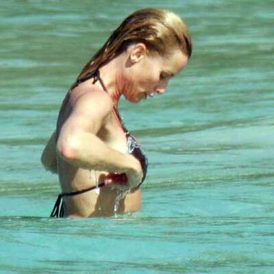 Sexy Housewife Nicolette Sheridan