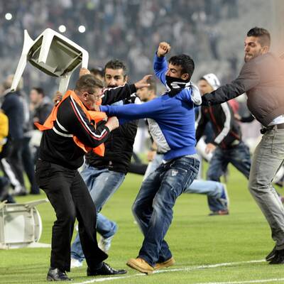 Krawalle beim Istanbuler Derby