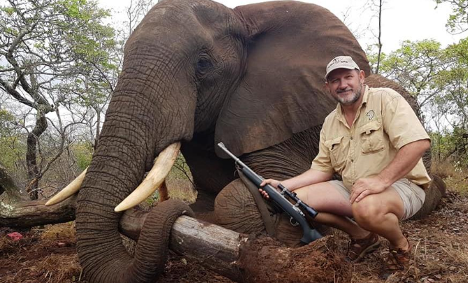 Großwildjäger Riaan Naude