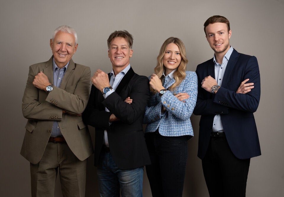 Alfred Riedl mit Schauspieler und Markenbotschafter Tobias Moretti sowie Michaela und Andreas Riedl. vl. n. r.