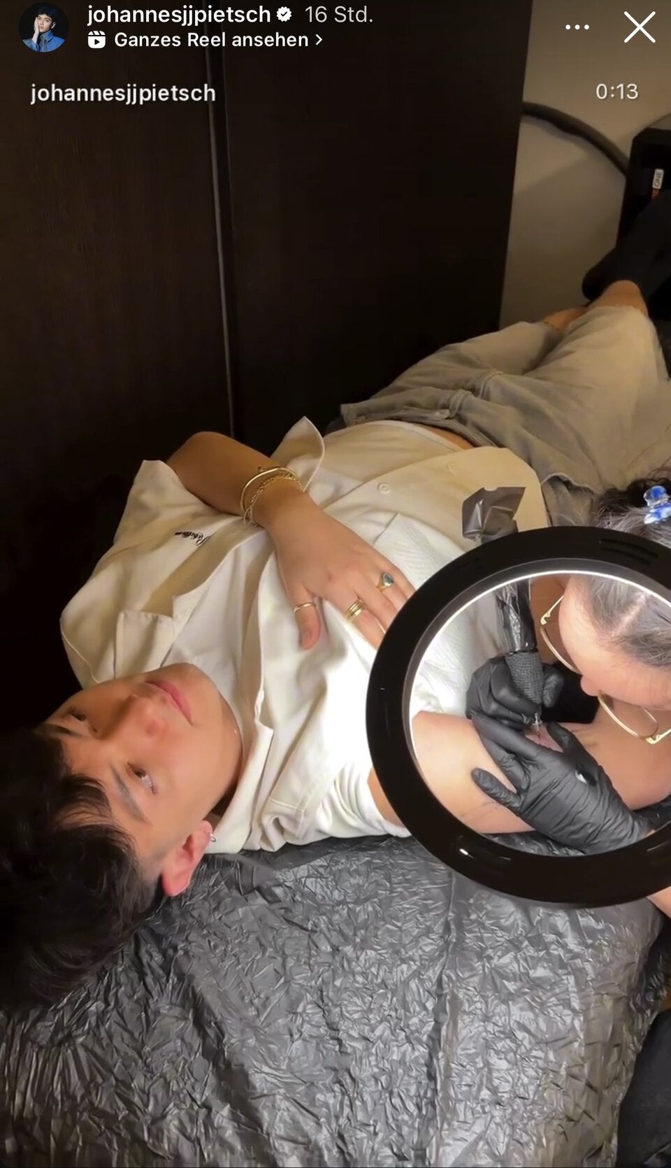 JJ mit neuem Tattoo am Weg zum Song Contest Sieg - 9 Stunden mit der Bahn