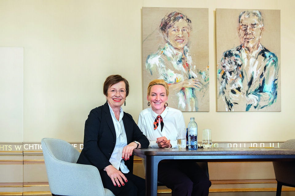 Starke Frauen auch an der Wand des Büros von Doris Schmidauer. 