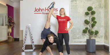 Cirque du soleil: Aleksei Goloborodko - most flexible man in the world!