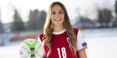 Julia Hickelsberger-F&uuml;ller ist Fu&szlig;ballerin des Jahres