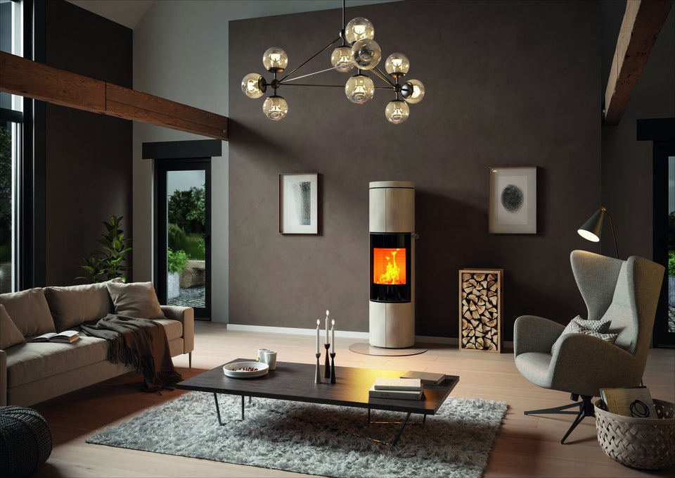 Die Kaminöfen des Hafnermeisterbetriebs Frisch sind vor allem als Zusatzheizung beliebt und optional auch mit Backfach oder Wasser- Wärmetauscher erhältlich.