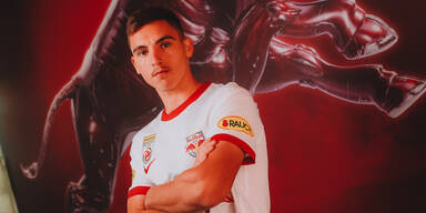 Oscar Gloukh Red Bull Salzburg