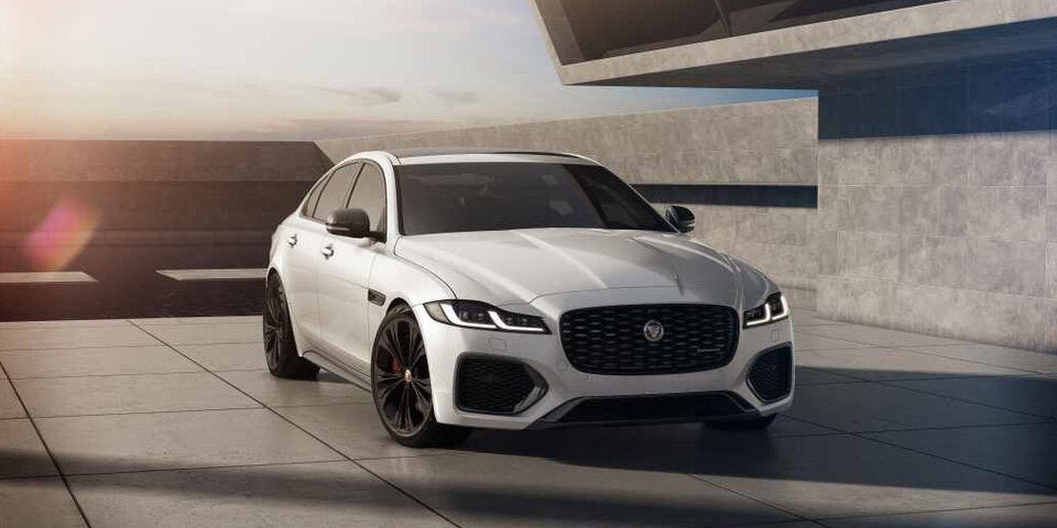 Jaguar XF und XE starten als R-Dynamic Black