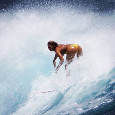 Das ist sexy Surf-Star Janni Hönscheid