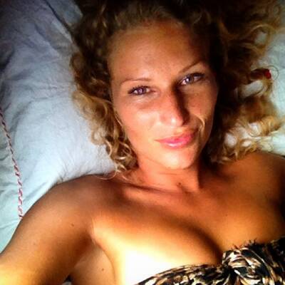 Das ist sexy Surf-Star Janni Hönscheid