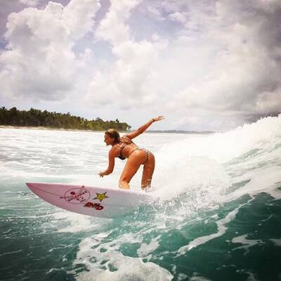 Das ist sexy Surf-Star Janni Hönscheid