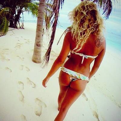 Das ist sexy Surf-Star Janni Hönscheid