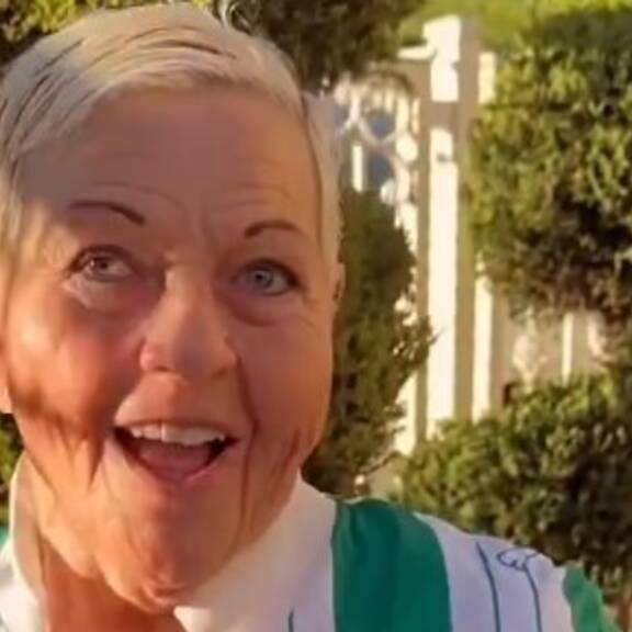 Jazz Gitti stürmt mit Rapid-Hymne die Charts