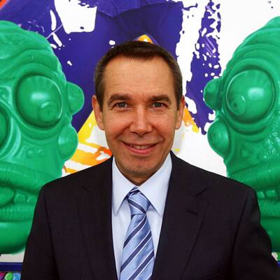 Rihanna - Queen of Downloads