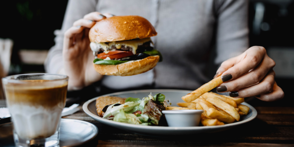 Finger weg: Diese Lebensmittel machen schlechte Laune