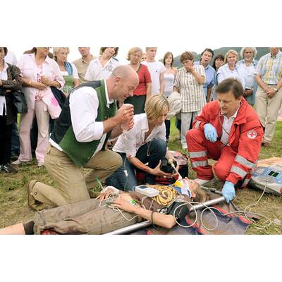 Vier Frauen und ein Todesfall - Totalschaden