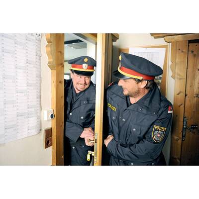 Vier Frauen und ein Todesfall - Liebesfalle