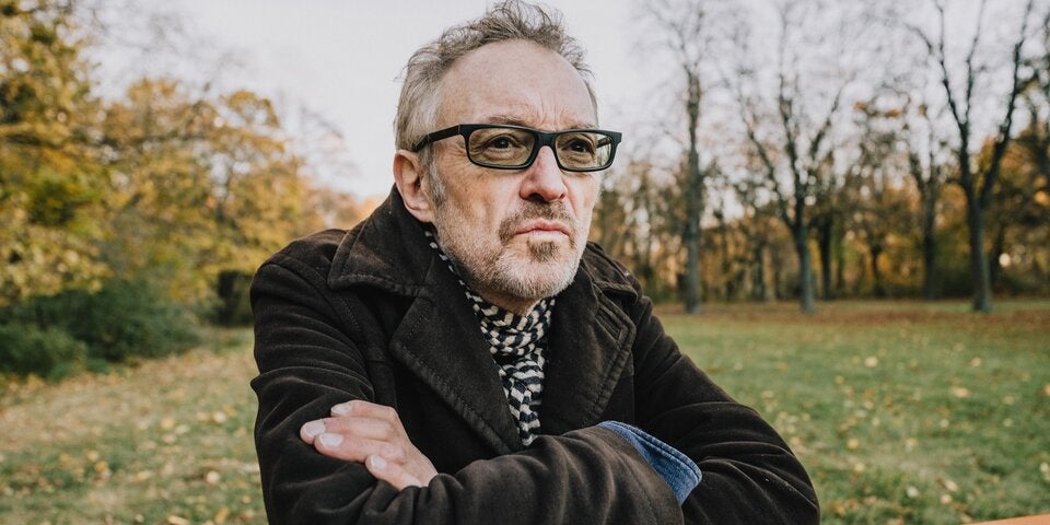 Josef Hader stürmt auf Platz 1 der Kinocharts