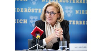 St. Pölten (1945-1993) : Vom Trümmerfeld zur jüngsten Landeshauptstadt