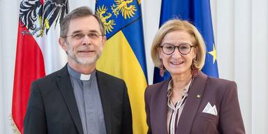 Kirchliche W&uuml;rdentr&auml;ger zu Gast im N&Ouml; Landhaus