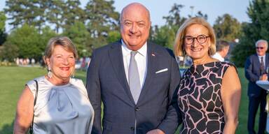 Johanna Mikl-Leitner mit Stocker und Gattin