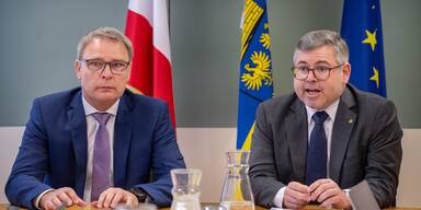 FIBEG-Gesch&auml;ftsf&uuml;hrer Johannes Kern und Finanzlandesrat Ludwig Schleritzko pr&auml;sentierten Ergebnis des N&Ouml; Generationenfonds 2024.