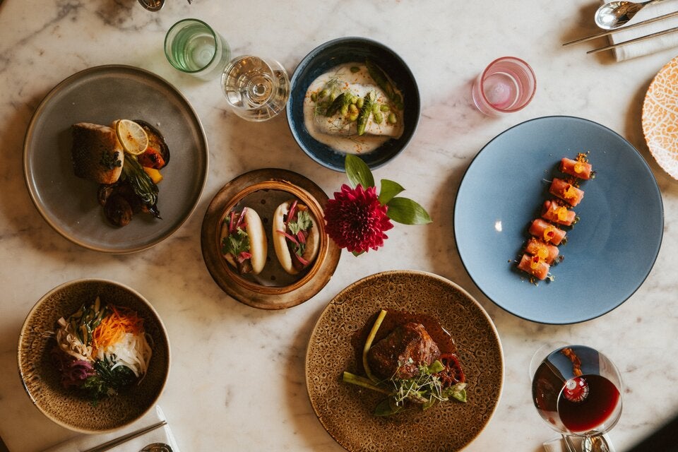 Kulinarik. Vom Saba Restaurant bis zum Zayt Pool Club: Mediterrane und asiatische Aromen in perfekter Harmonie.