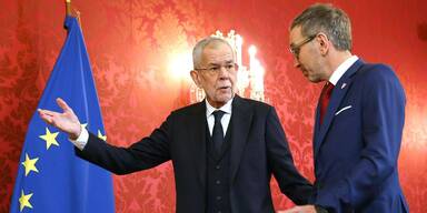 Bundespräsident Alexander Van der Bellen (l.) empfängt Herbert Kickl